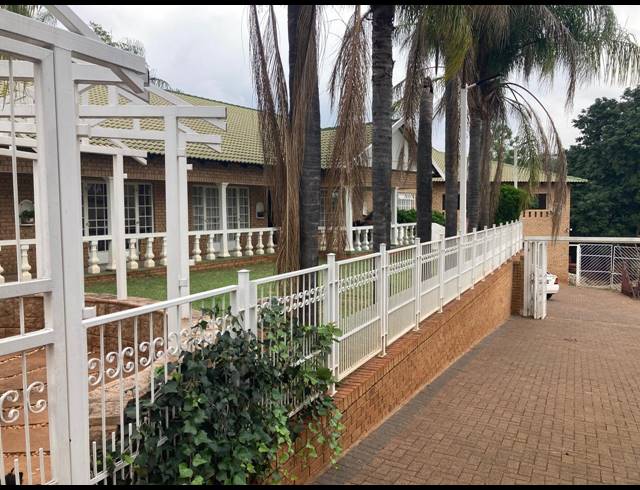 5 BEDROOM HOUSE FOR SALE IN CASHAN